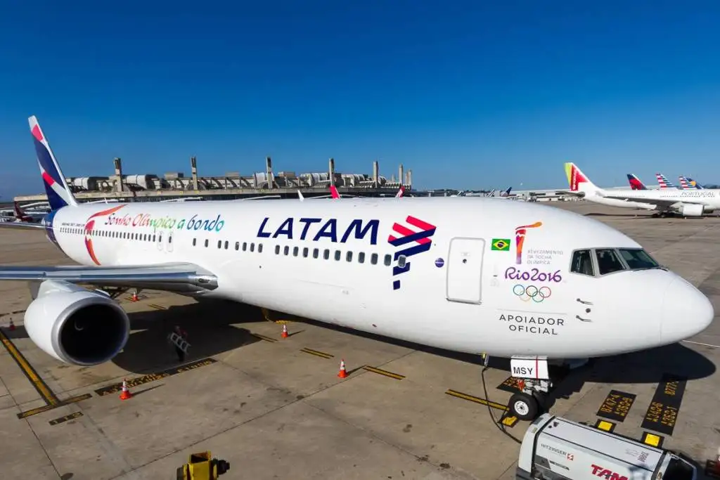 A brasileira LATAM Airlines planeja contratar 750 pilotos e comissários de bordo até o final do ano