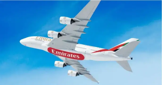 A Emirates aumenta as operações durante os períodos de pico e reintegra o A380 em rotas selecionadas