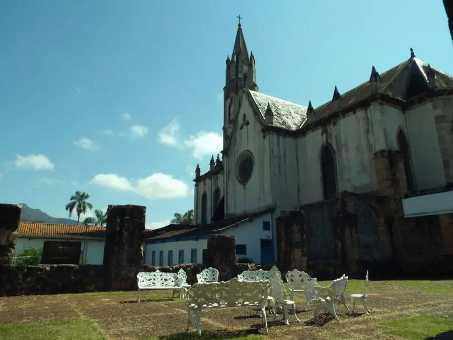 Turismo religioso movimenta o Santuário do Caraça durante todo o ano