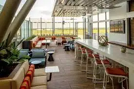 Delta inaugura lounge Sky Club no novo terminal do Aeroporto de Los Angeles