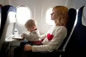 Dicas para viajar de avião com bebê