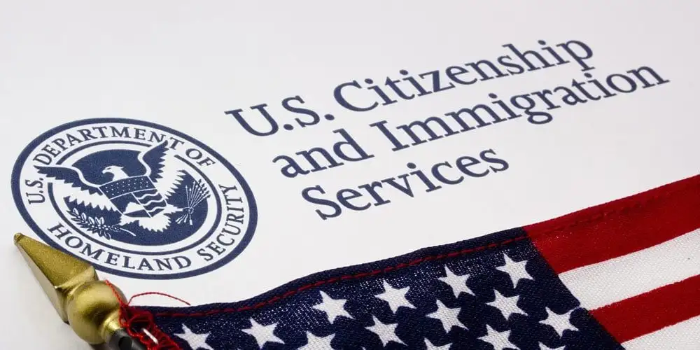 Governo americano propõe novas taxas para solicitar vistos que ofereçam Green Card